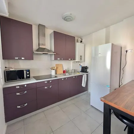 2 Pieces Agreable, Proche Centre-ville * Λοριάν